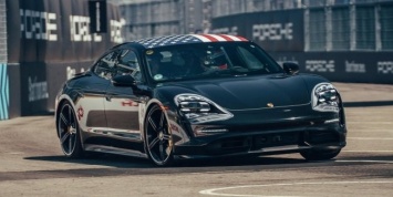 Электромобиль Porsche Taycan рассекретят 4 сентября