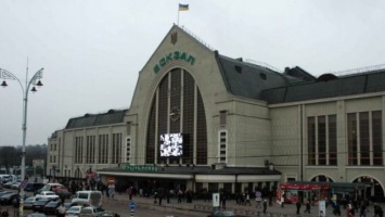 Двери киевского вокзала отремонтируют за 3,5 млн грн