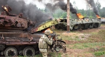 Украинские разведчики уничтожили «врага» на Донбассе: обнародовано видео стрельбы из БМП, горящих танков и военной авиации