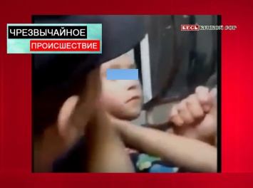 МЧС-ники спасали 6-летнего ребенка, голова которого застряла в оконной решетке квартиры на ул. Фукса в Кривом Роге (видео)