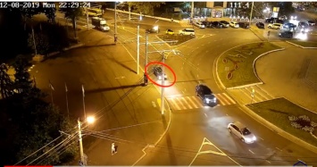 Камеры наблюдения зафиксировали "вакханалию безнаказанности" в Одессе, - ВИДЕО