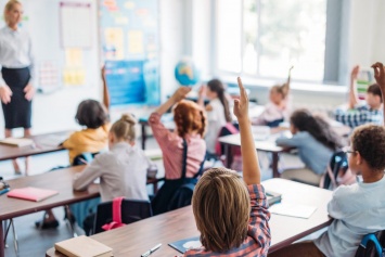 Без школьной формы оценок и принуждения: что изменит реформа образования в 2019
