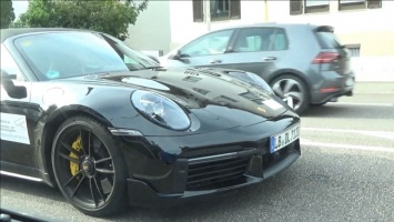Новый Porsche 911 Turbo Cabrio запечатели на видео