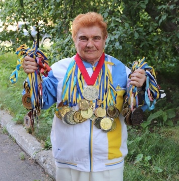 Фото 79-летней альпинистки из Миргорода - в числе победителей всеукраинского конкурса