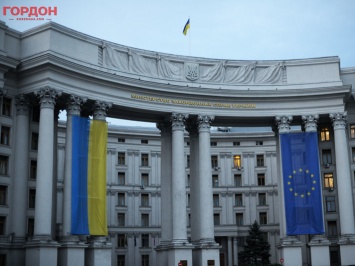 МИД Украины призывал Россию освободить Кольченко и Бекирова