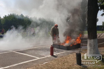 Криворожские спасатели завоевали серебро на областных состязаниях среди пожарных