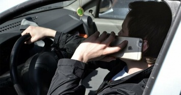 В Британии разговоры по телефону за рулем хотят приравнять к пьяной езде