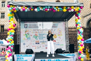 В центре Киева стартовала школьная ярмарка: сколько стоит собрать ребенка в школу