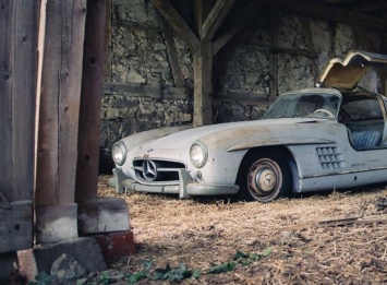 Культовый спорткар Mercedes полвека простоял в заброшенном сарае