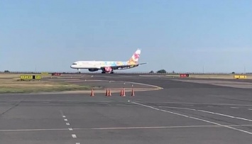 Самолет из Китая совершил екстренную посадку в Казахстане