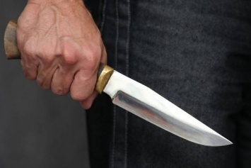Полицейского ранили ножом в метро