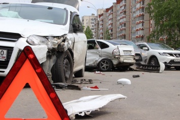 5 машин разбито: погоня двух авто в Днепре закончилась массовым ДТП