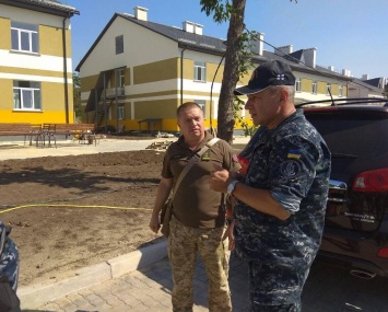 Командующий ВМС проверил ход строительства жилья для военных в Николаеве и Одессе (ФОТО)