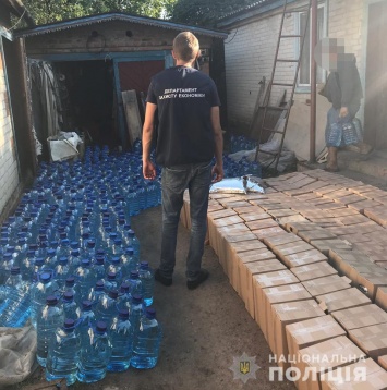В Харьковской области изъяли почти 10 тысяч литров контрафактного алкоголя и 32 тысячи пачек сигарет