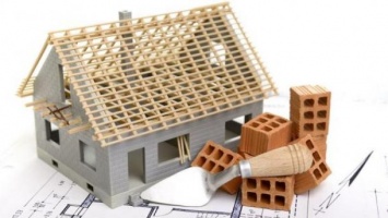 Начинать зимой и брать добавки к бетону: Минрегион дал советы, как сэкономить на строительстве дома