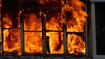 Пожар в жилом доме: женщина не смогла выбраться самостоятельно