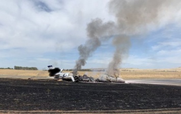 В Калифорнии пассажирский самолет загорелся при взлете