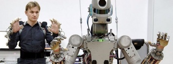 Пелевин все знал: Роскосмос запустил на МКС антропоморфного робота