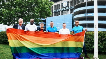 "Манчестер Сити" выпустил лимитированну форму в поддержку ЛГБТ-сообщества