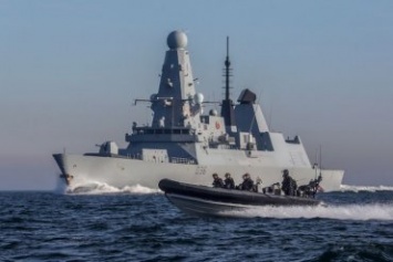 Британия направила эсминец в Персидский залив для защиты гражданских судов