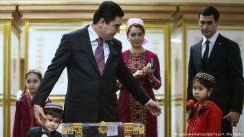 Зачем от жителей Туркмении требуют справки о живых и мертвых родственниках?