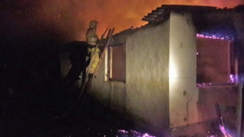 Газовый баллон взорвался в жилом доме в результате пожара в Раздольненском районе