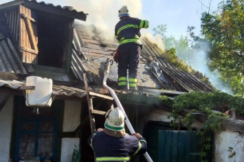 На Днепропетровщине огонь уничтожил хозяйственное здание