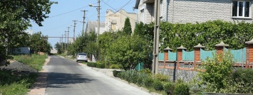 В поселке под Кривым Рогом предприятие восстановило дорожное покрытие на семи улицах