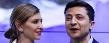 Зеленский взорвал сеть невероятным фото с женой: "Моя первая леди в красном"