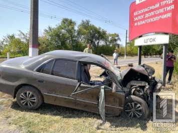 ДТП в Кривом Роге: Hyundai влетел в Mercedes Vito, - ФОТО