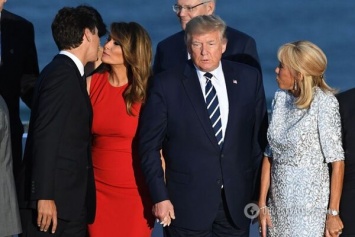 "Развод и 3% ВВП за поцелуй": реакция соцсетей на флирт жены Трампа и Трюдо