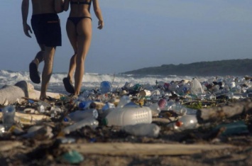 Pornhub снял "Самое грязное порно в истории" на самом грязном пляже для борьбы с загрязнением океанов
