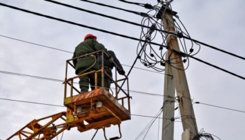 ДТЭК восстановил работу поврежденной линии электропередач на Донбассе