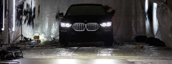 BMW выпустит X6, который будет поглощать свет: фото самого черного авто в мире