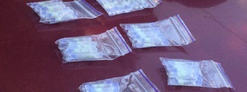 Около 1000 трубочек с метамфетамином на сумму 150 тысяч гривен изъяли полицейские у наркоторговца в Кривом Роге