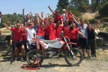 Студенты из Барселоны создали электрический мотоцикл
