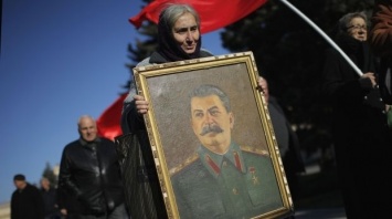В России православные активисты агитируют против абортов, ссылаясь на Сталина (ФОТО)