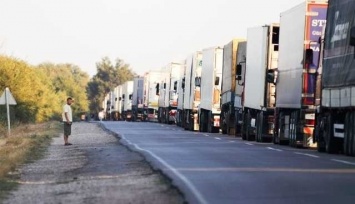 В Одесской области грузовым автомобилям ограничили передвижение днем