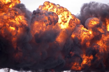 Мощный взрыв прогремел на заводе, много жертв: "черный дым застелил небо", подробности и кадры катастрофы