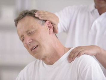 6 нарушений в организме, о которых сигналит боль в шее