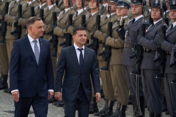 Президент Украины заявил об общей позиции с президентом Польши об усилении санкций против РФ