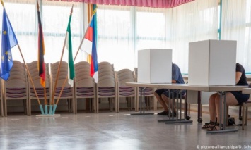Жители германских федеральных земель Саксония и Бранденбург выбирают депутатов в ландтаги