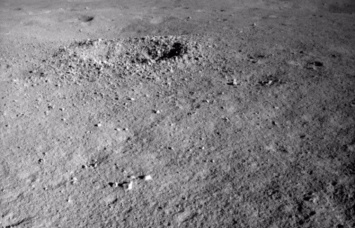 Китайский луноход Yutu-2 обнаружил странное вещество на обратной стороне Луны