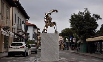 В Италии появился памятник Железному Человеку