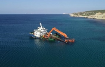 У берегов Турции тонет судно