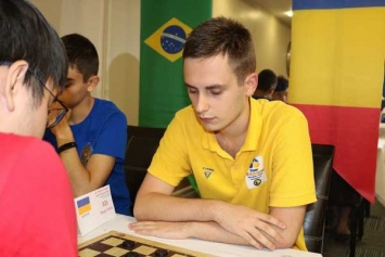 Днепрянин стал трехкратным чемпионом мира по шашкам
