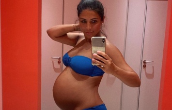 Санта Димопулос на девятом месяце беременности показала фигуру в бикини