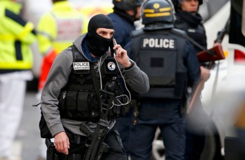 Разведка Франции усиливает слежку за вероятными террористами