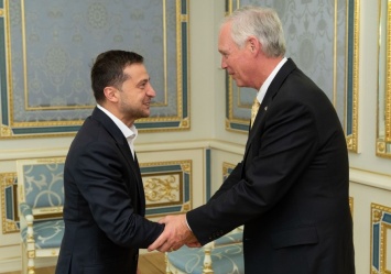 Зеленский обсудил с американскими сенаторами поддержку Украины в сферах безопасности и энергетики
