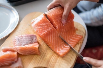 Как часто вы должны есть рыбу, чтобы снизить риск колоректального рака на 12 процентов